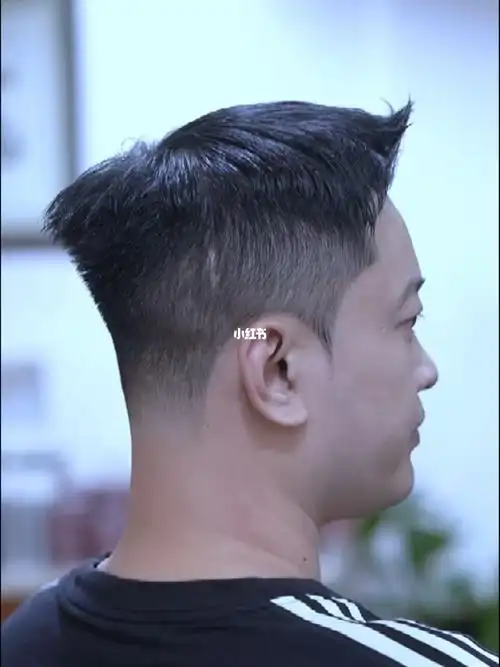 男生短发  #男生烫发  #男生发型  #圆脸发型推荐  #小平头 #深圳