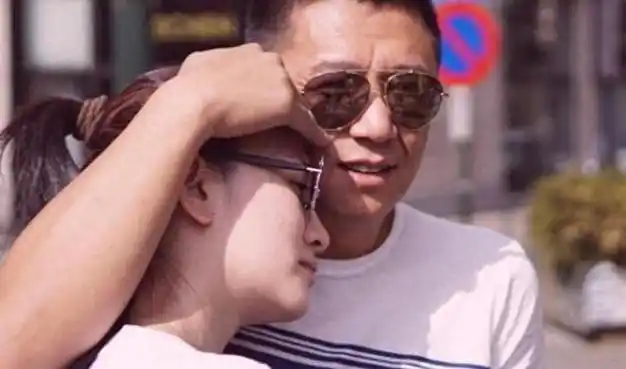 李小冉曾被男友拿艾滋针头抵喉遭富豪软禁流产的她翻身了