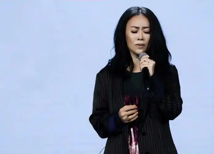 那英,出生于辽宁省沈阳市,中国大陆女歌手. 那英从出道开始, - 抖音