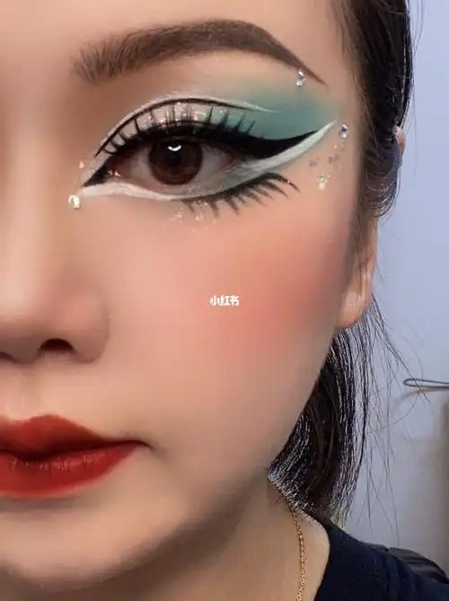 郑州舞台妆精致眼妆教程