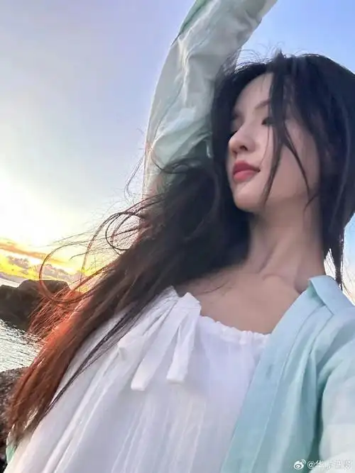 刘些宁温柔白裙##刘些宁清纯白月光