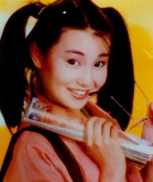 张曼玉:情路坎坷,至今仍然单身,57岁与狗作伴