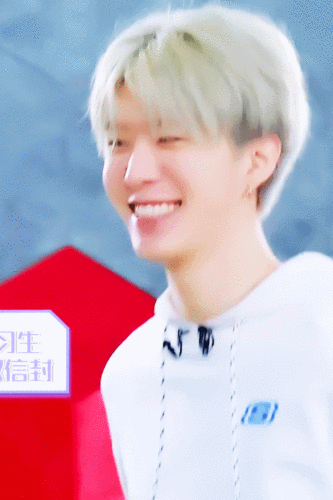 如玉山上行,光映照人——范丞丞笑容合集