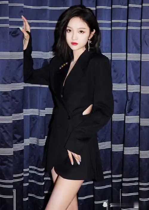 孟美岐,吴宣仪,杨超越,段奥娟,yamy,赖美云,张紫宁,杨芸晴,李紫婷