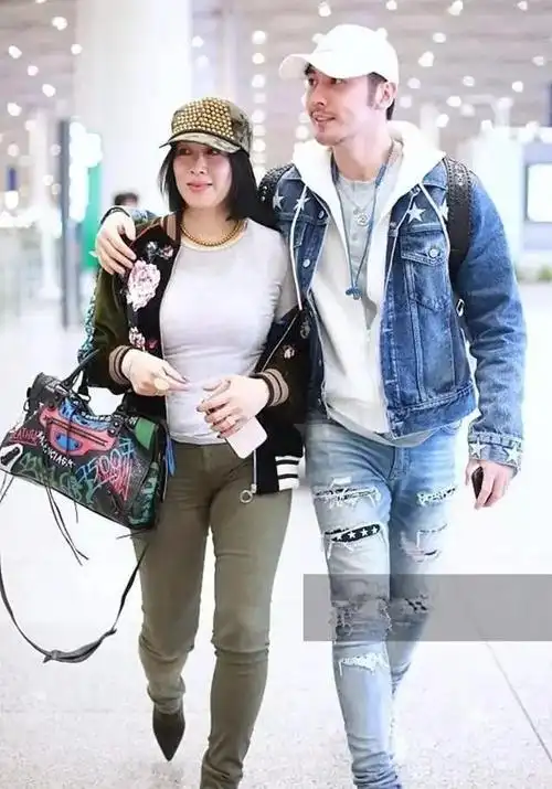 别说女星怀孕只胖肚子了,这10位女神,也没逃开"胖出一个自己"