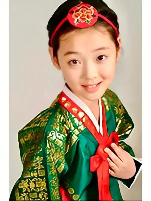 崔雪莉  #雪莉  #崔雪莉崔真理真理小时候就很漂亮,小仙女,美眠哒