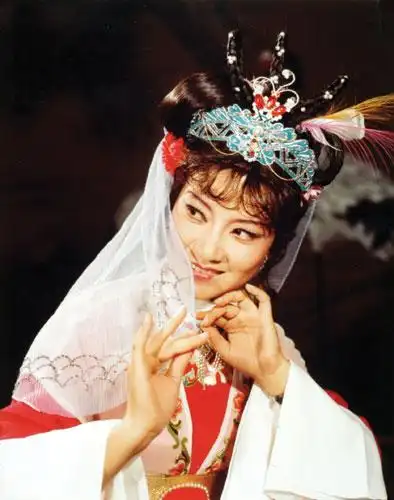 73abq1">沈于兰,中国浙江平湖人,职业演员,一级演员,毕业于上海越剧院