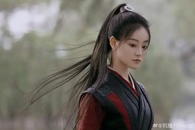 美颜社让迪丽热巴祝绪丹被叫老公的酷飒妆什么样