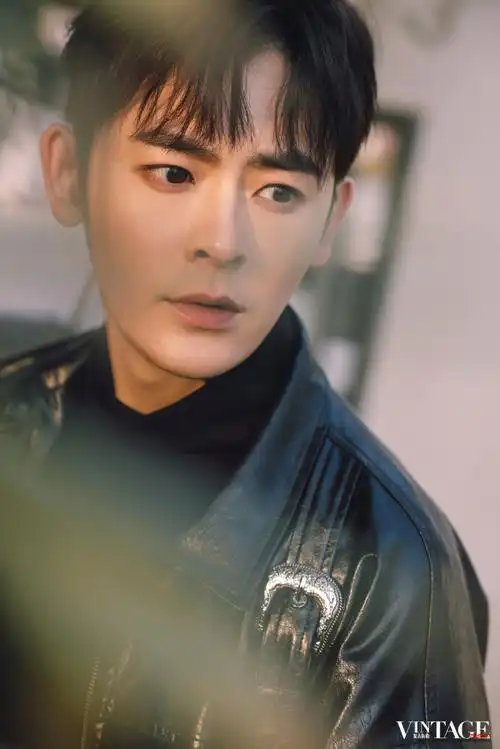 生机焕发之时,携手@演员李欣泽一起共赴国风盛宴.