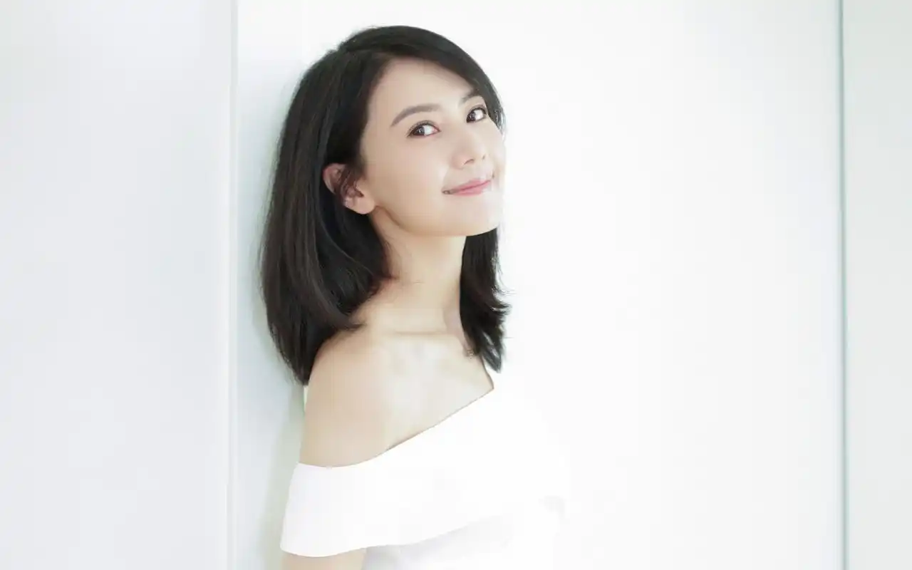 首页 桌面壁纸 美女壁纸 高圆圆唯美写真高清电脑壁纸