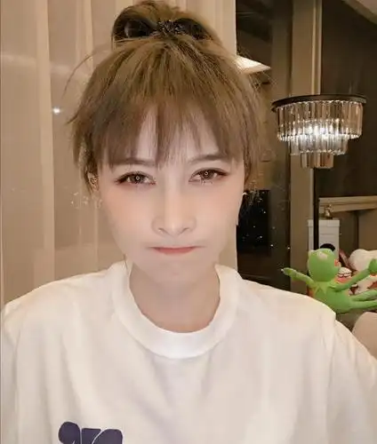 厉娜再谈超女风波讽刺许飞搞事情厉娜谈许飞暗指许飞想炒cp真相