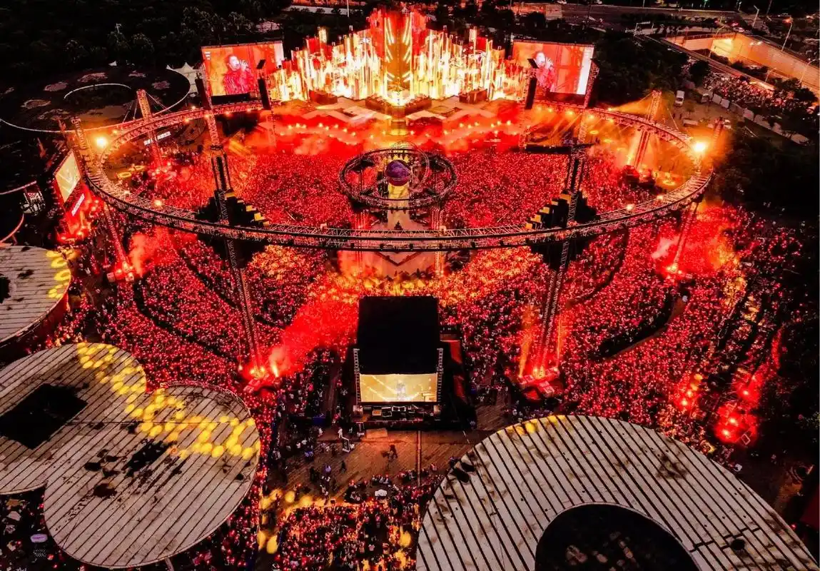 2023上半年华晨宇火星演唱会 长沙站绝.绝美舞台 长沙站  - 抖音