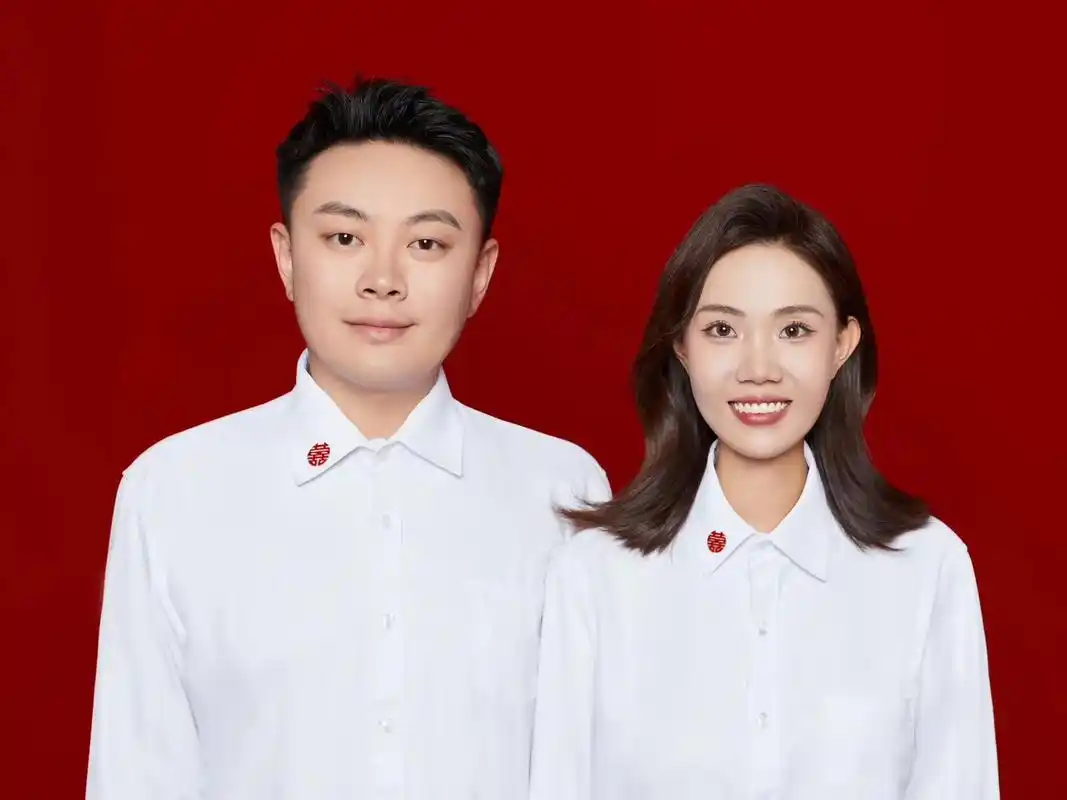 红底结婚登记照