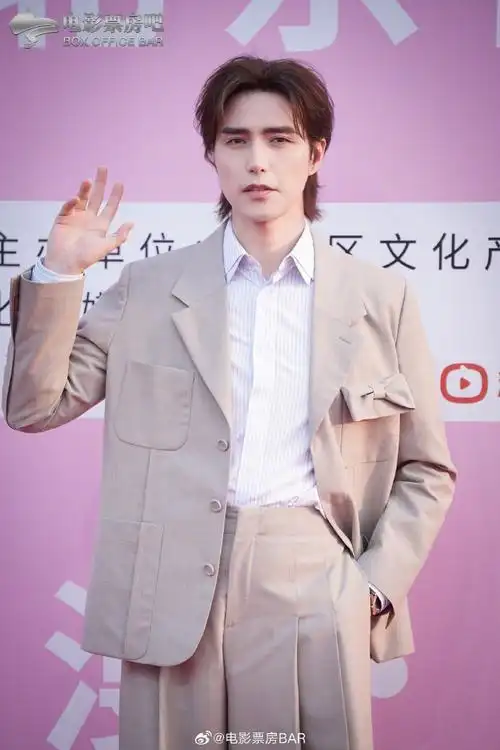 【票吧独家】阿云嘎高清图@阿云嘎musical帅气亮相北京国际电影节游戏