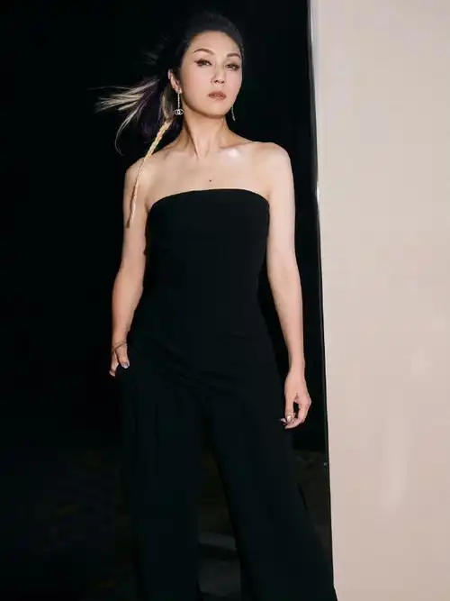 杨千嬅的身材管理#杨千嬅身材管理96嘶哈嘶哈~~是真的有被千嬅浇沣