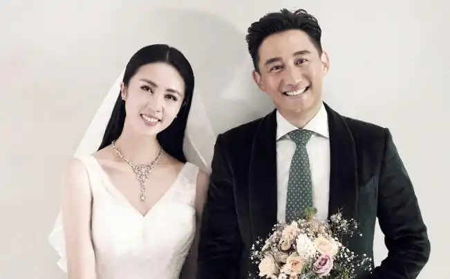 被赞美过刘亦菲与老公从校园到婚纱恩爱24年零绯闻令人羡慕