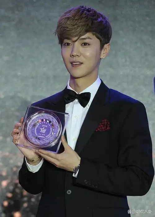 鹿晗:人气下滑,但传奇永在