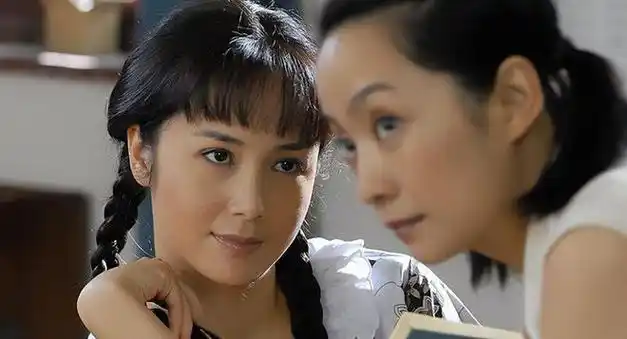 回顾蒋雯丽母亲生三个女儿二女儿漂亮小女儿婚姻让她操碎心