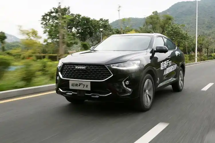 试驾哈弗f7x轿跑suv 看与长安cs85交锋它做了哪些准备
