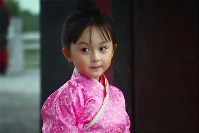 中小芈月的饰演者,估计很多看过这部电视剧的观众就能想到刘楚恬是谁