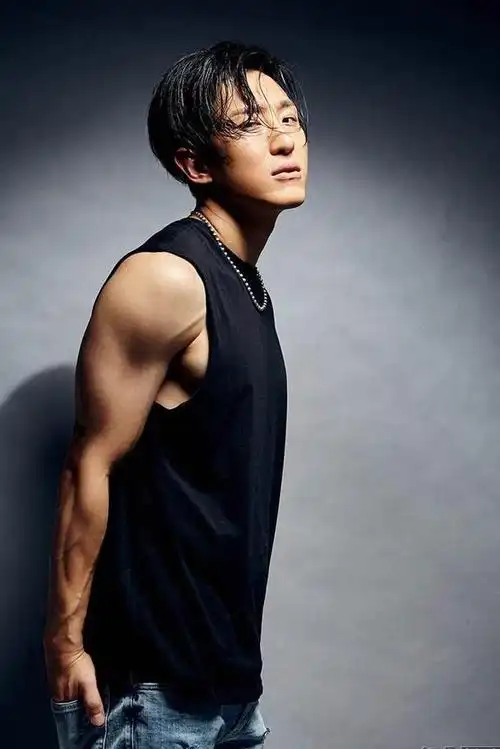 要嫁个好男人,结婚也不会让他知道,自个悄悄办,气死他;又情真意切地