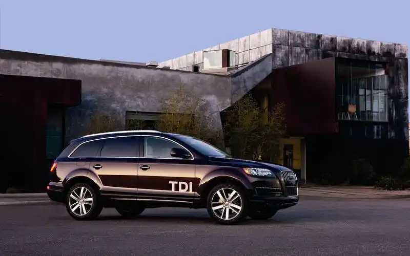 奥迪q7大气出众精美汽车壁纸