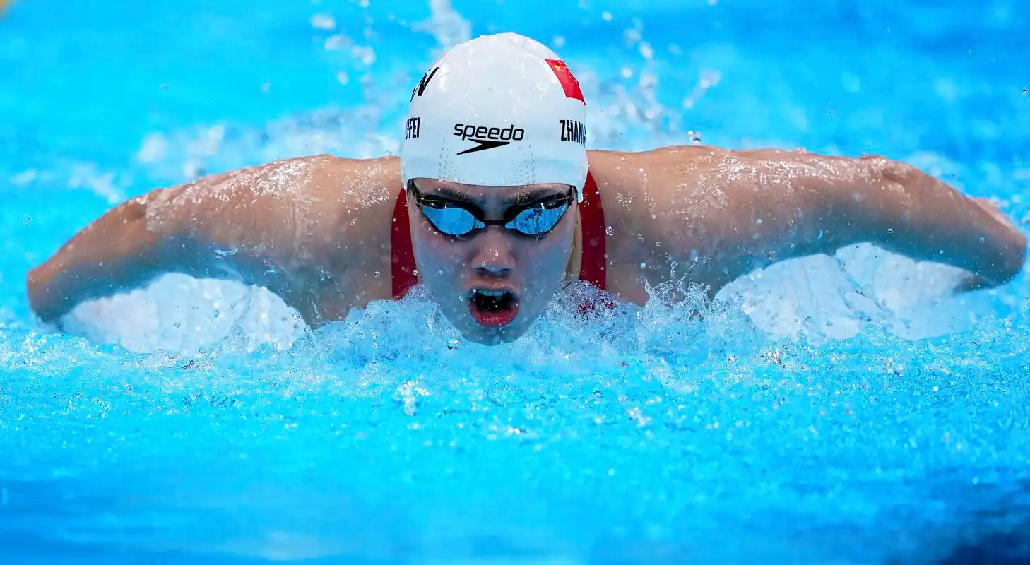 游泳——张雨霏晋级女子100米蝶泳半决赛