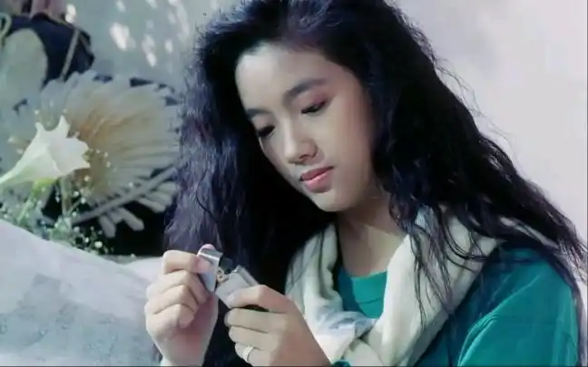 吴倩莲天若有情,多少年过去了,我还记得你一袭白裙奔跑的样子