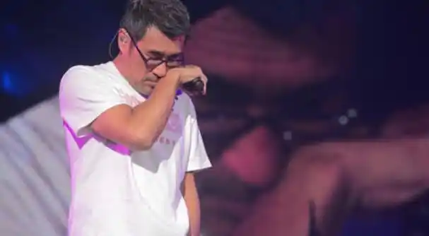 李宗盛与林忆莲隔空对唱,不惑之年他居然唱哭了