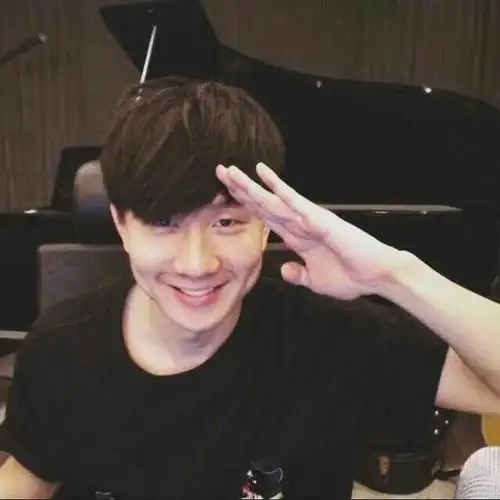 林俊杰有哪些适合做头像的图片?