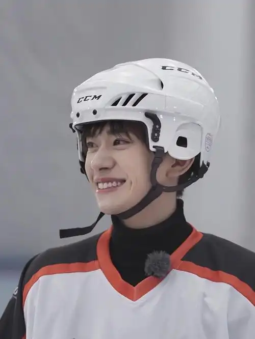 这样的笑谁能忍住不嘴角上扬易烊千玺