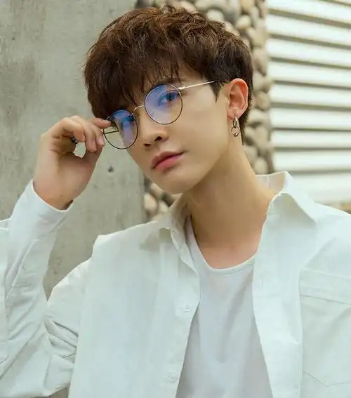 男生怎么选到适合自己的眼镜看这边