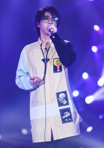 我是歌手华晨宇同款衬衫20秋季新款花花强迫症衣服中长款长袖衬衣