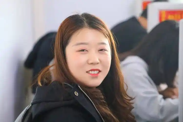 衡水二中│国际妇女节,愿你芳华自在,笑容如花_来源_中国_视窗