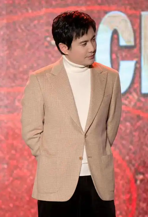 军艺校草的底子还是在的##沈腾军艺校草的底子还是在的##沈腾幽默