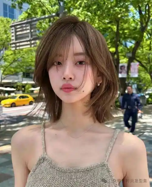 秋天爆火的"中发中层次发",可扎可放……_发型_齐刘海_造型