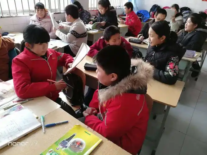 六年级五班的一天