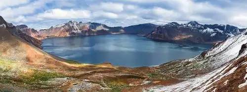 天池全景图2(低视角)