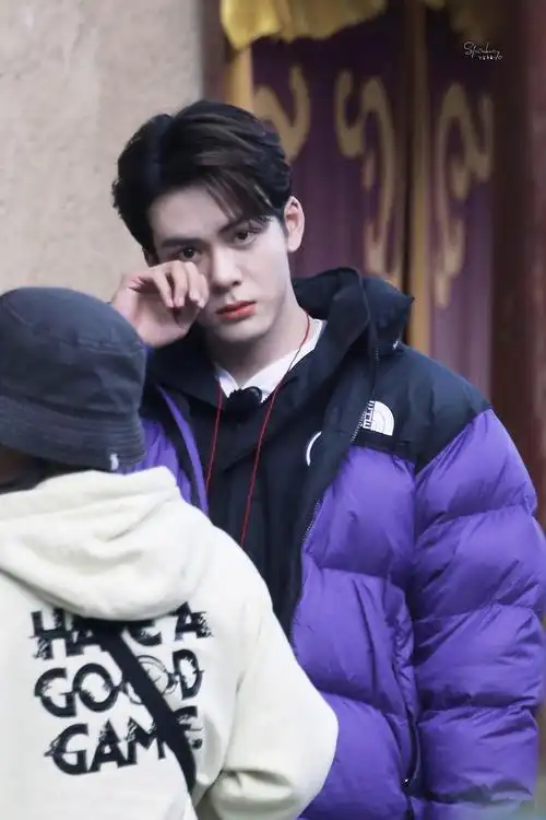 曾舜晞 香格里拉look3.