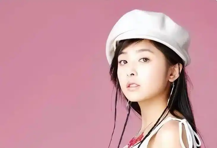 原创张含韵居然是冻龄女神曾经被黑不良少女30岁重新出发