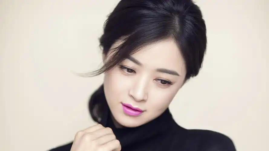 蒋欣演员气质美女明星明星风尚壁纸2