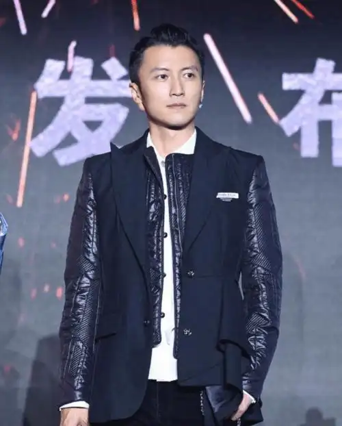 跟谢霆锋学混搭,酷帅又有型