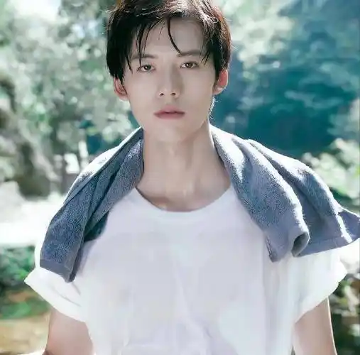 《我凭本事单身》邓超元高颜值高演技获认可,宋伊人被人设拖累_秦深