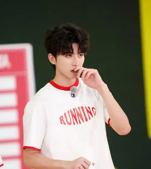 奔跑吧蔡徐坤 # 兄弟集结,趣味对决,和冠军同台竞技,领略运动魅力