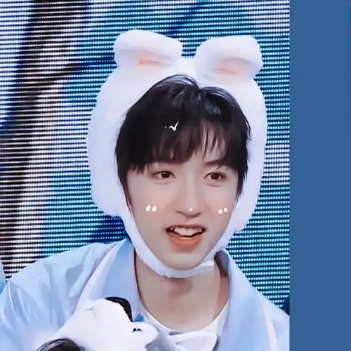 贺峻霖biubiubiu四宫格