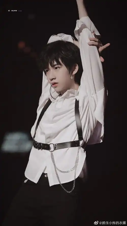 时代少年团# [羞嗒嗒]#贺峻霖勾手指好撩# .