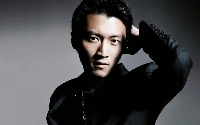 谢霆锋帅气写真桌面壁纸图片下载4