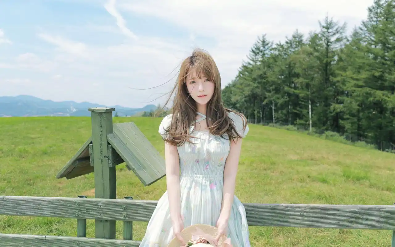 韩国美女清新养眼户外唯美写真桌面壁纸高清大图预览2560x1600_美女