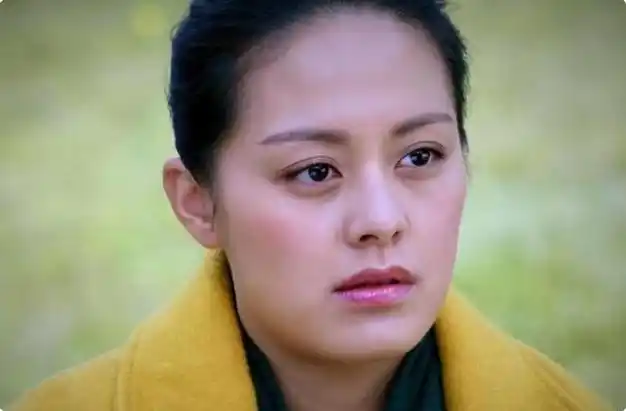 包臀裙大白腿出场就把观众看呆这才是国剧风尘女该有的颜值