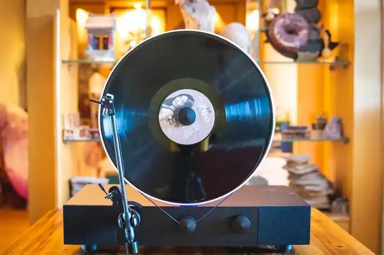 复古与潮流的碰撞黑武士hifi立式黑胶唱片机试用体验